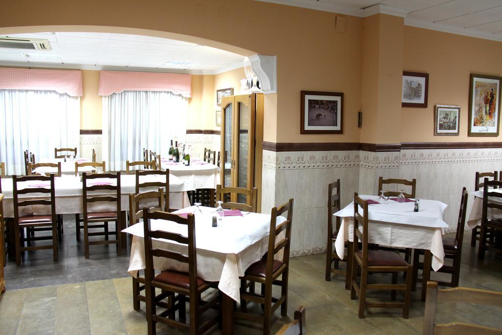 Hostal Restaurante La Masia Vila-real Exterior photo