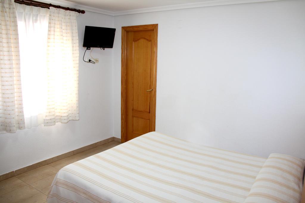 Hostal Restaurante La Masia Vila-real Exterior photo