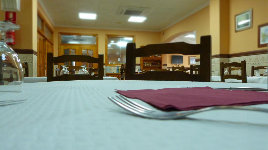 Hostal Restaurante La Masia Vila-real Exterior photo